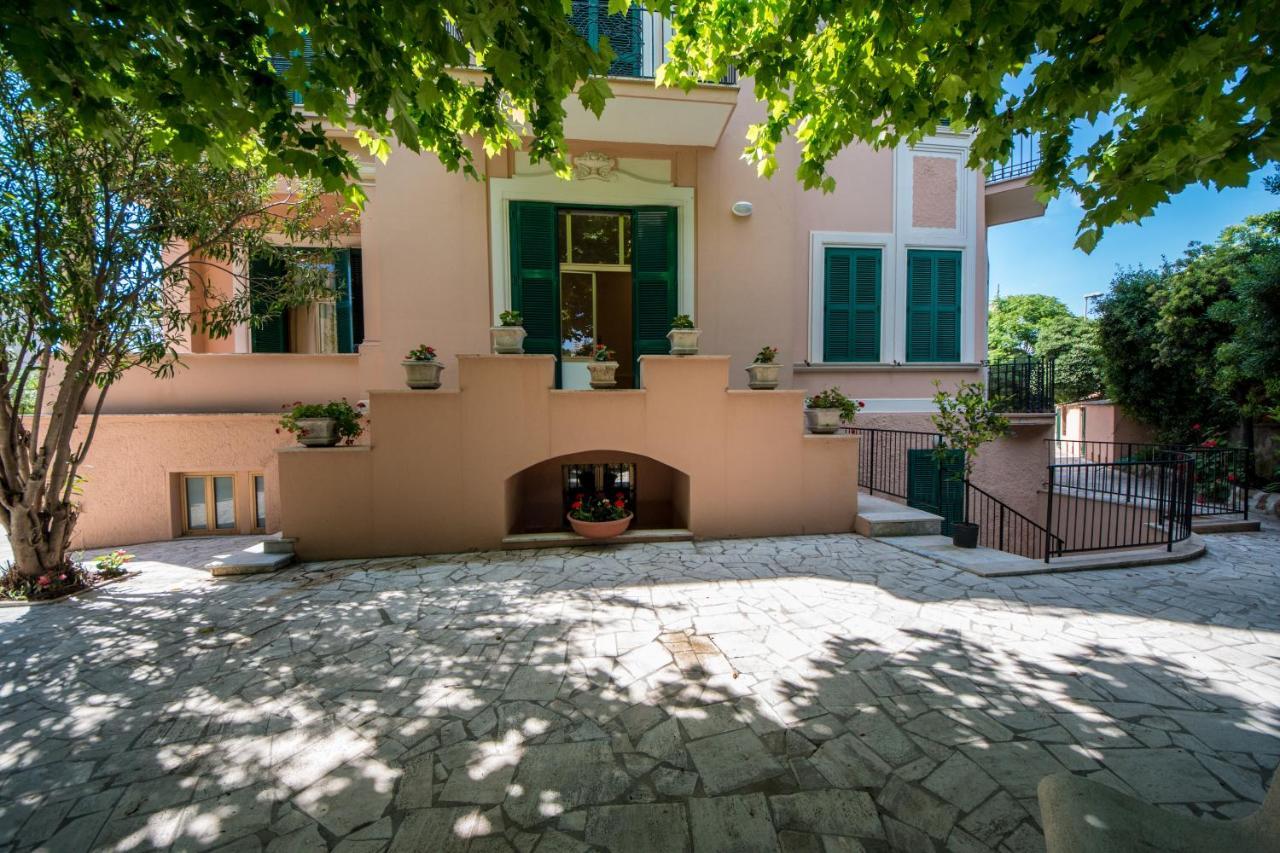 Ostello San Luigi Orione Anzio Buitenkant foto