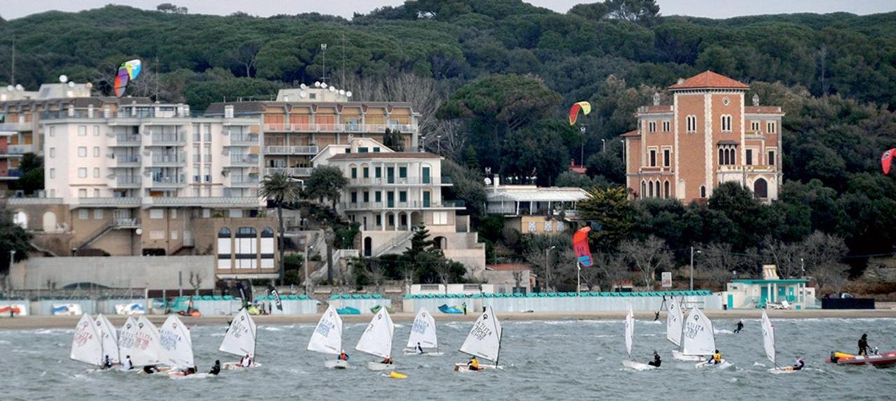Ostello San Luigi Orione Anzio Buitenkant foto