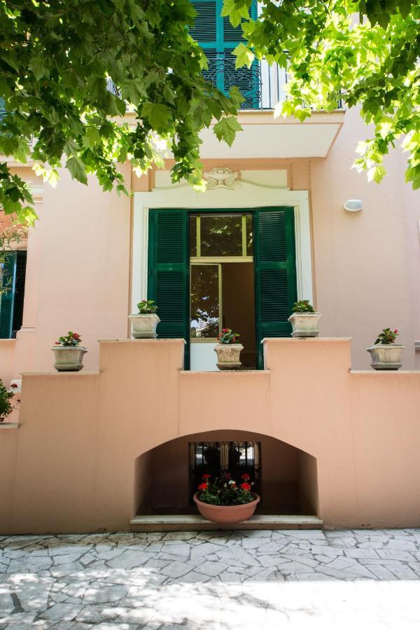 Ostello San Luigi Orione Anzio Buitenkant foto
